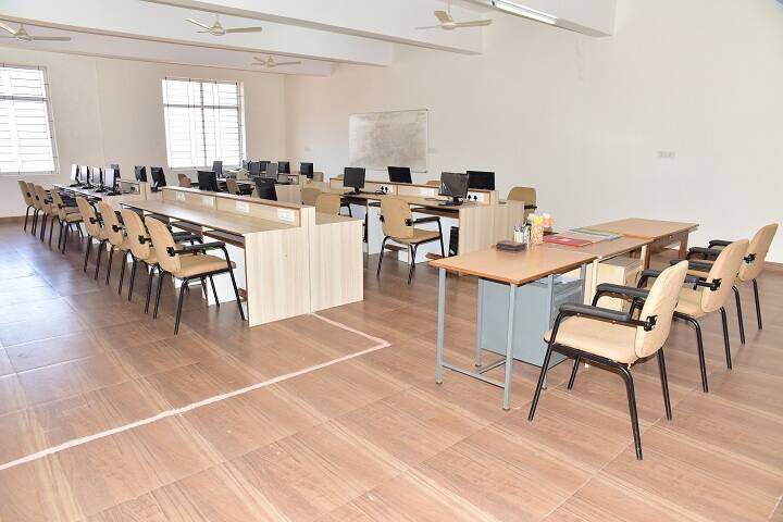 Anjuman College for Women campus in Bhatkal, Karnataka, India — photo 3
