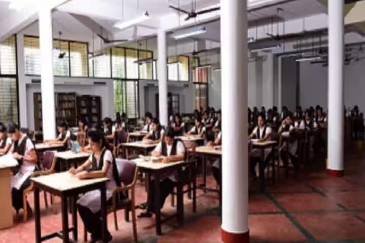 Mahatma Gandhi Memorial College campus in Udupi, Karnataka, India — photo 2