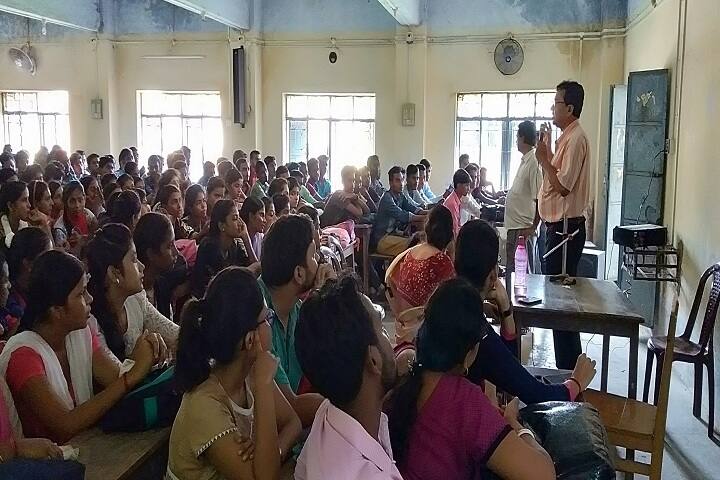 Vivekananda Satavarshiki Mahavidyalaya campus in Manikpara, West Bengal, India — photo 3