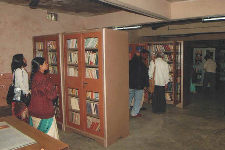 Arts College campus in Dahod, Gujarat, India — photo 5