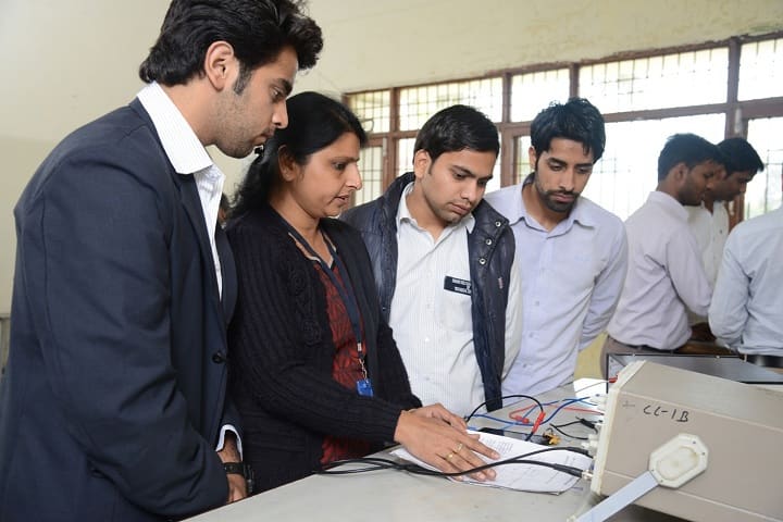 Swami Devi Dyal Institute of Pharmacy campus in Panchkula, Haryana, India — photo 2