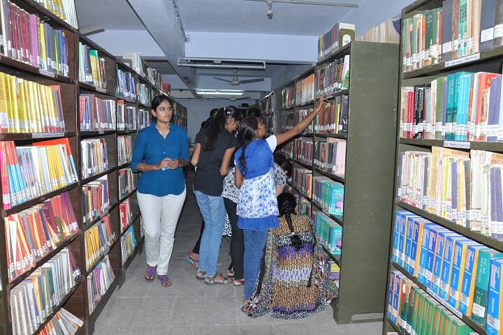 VP and RPTP Science College campus in Anand, Gujarat, India — photo 5