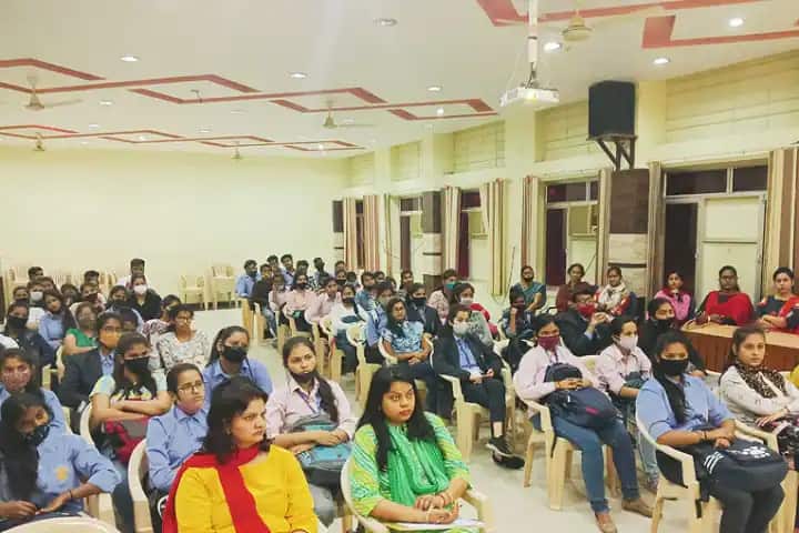 Aklank Girls PG College campus in Kota, Rajasthan, India — photo 1
