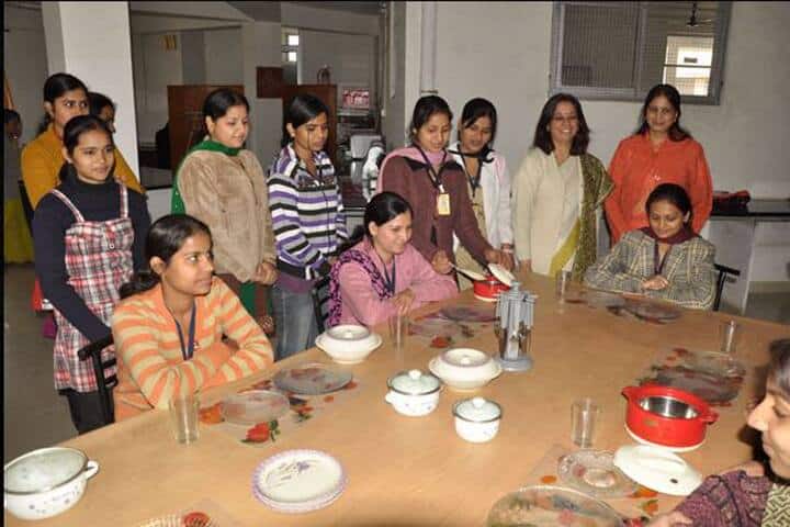 Aklank Girls PG College campus in Kota, Rajasthan, India — photo 4