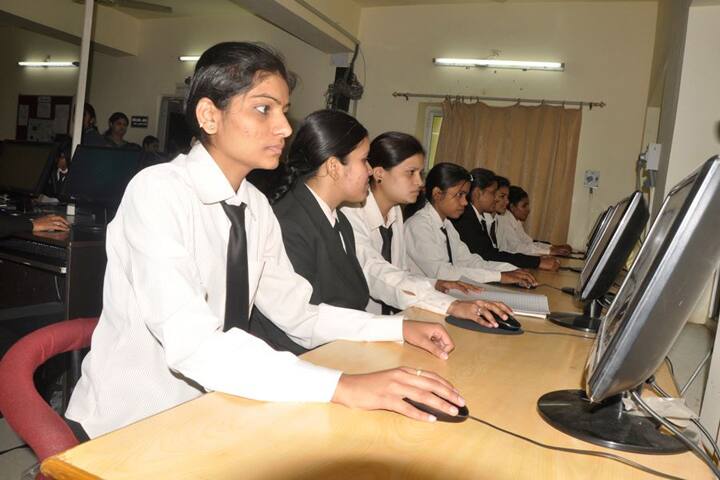 Aklank Girls PG College campus in Kota, Rajasthan, India — photo 5