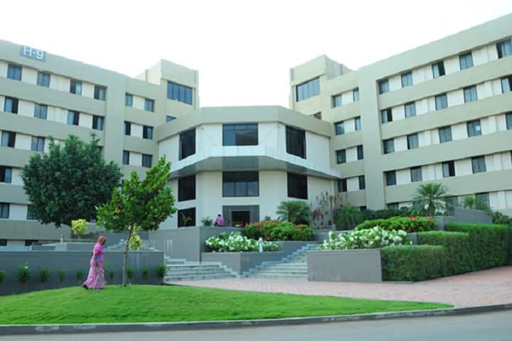 Sanjay Ghodawat University campus in Kolhapur, Maharashtra, India — photo 3