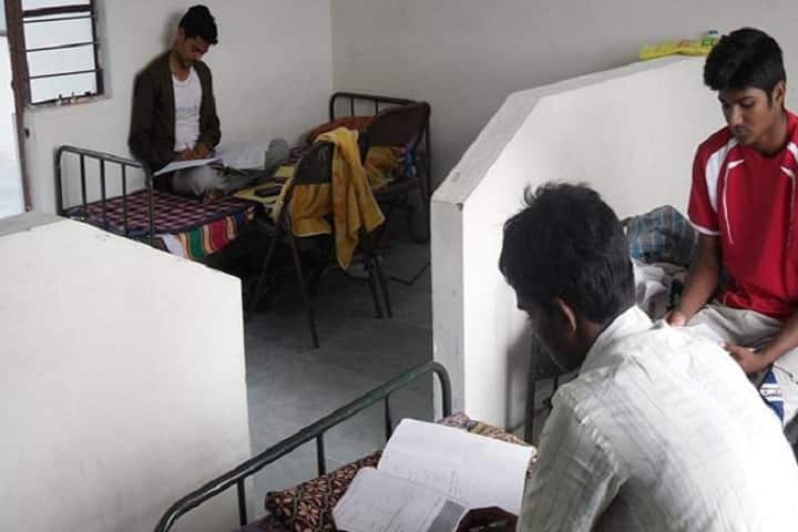 Er Perumal Manimekalai College of Engineering campus in Krishnagiri, Tamil Nadu, India — photo 3