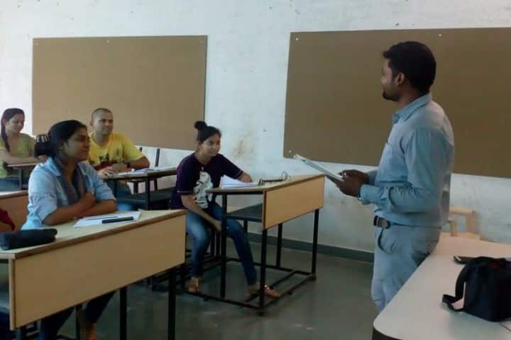 Tulsiramji Gaikwad-Patil College of Architecture campus in Nagpur, Maharashtra, India — photo 3