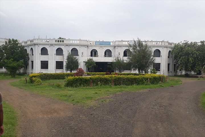 Nagnathappa Halge College of Engineering campus in Beed, Maharashtra, India — photo 1