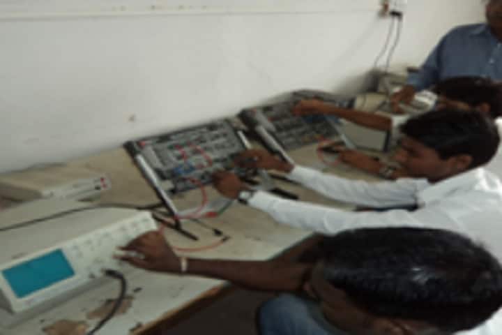 Nagnathappa Halge College of Engineering campus in Beed, Maharashtra, India — photo 2
