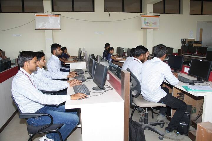Shri Jaykumar Rawal Institute of Technology campus in Dondaicha, Maharashtra, India — photo 6